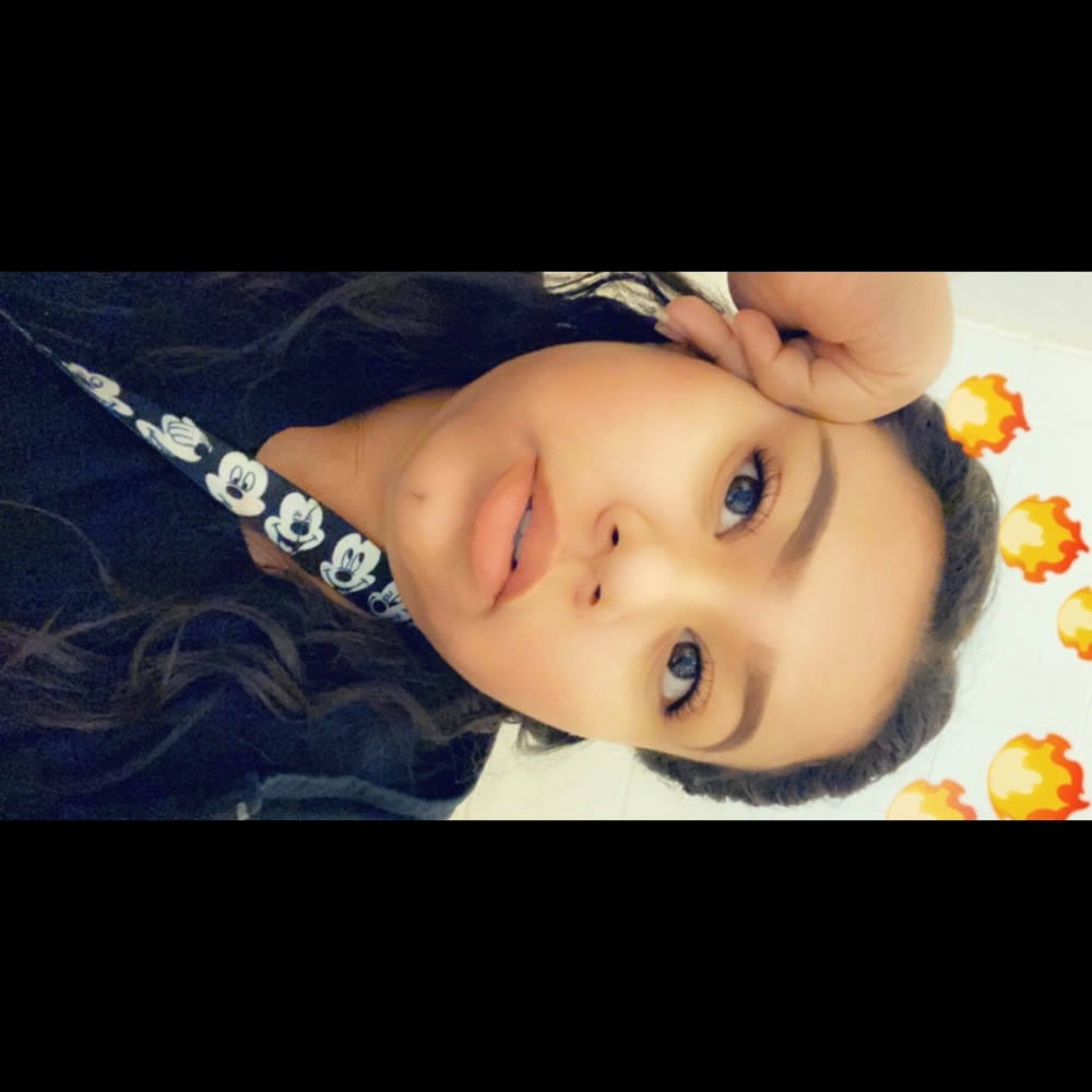Meet your Posher, Damaris